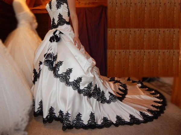 Embroidery Gothic - Vintage trouwjurk gotische zwart-witte bruidsjurken met