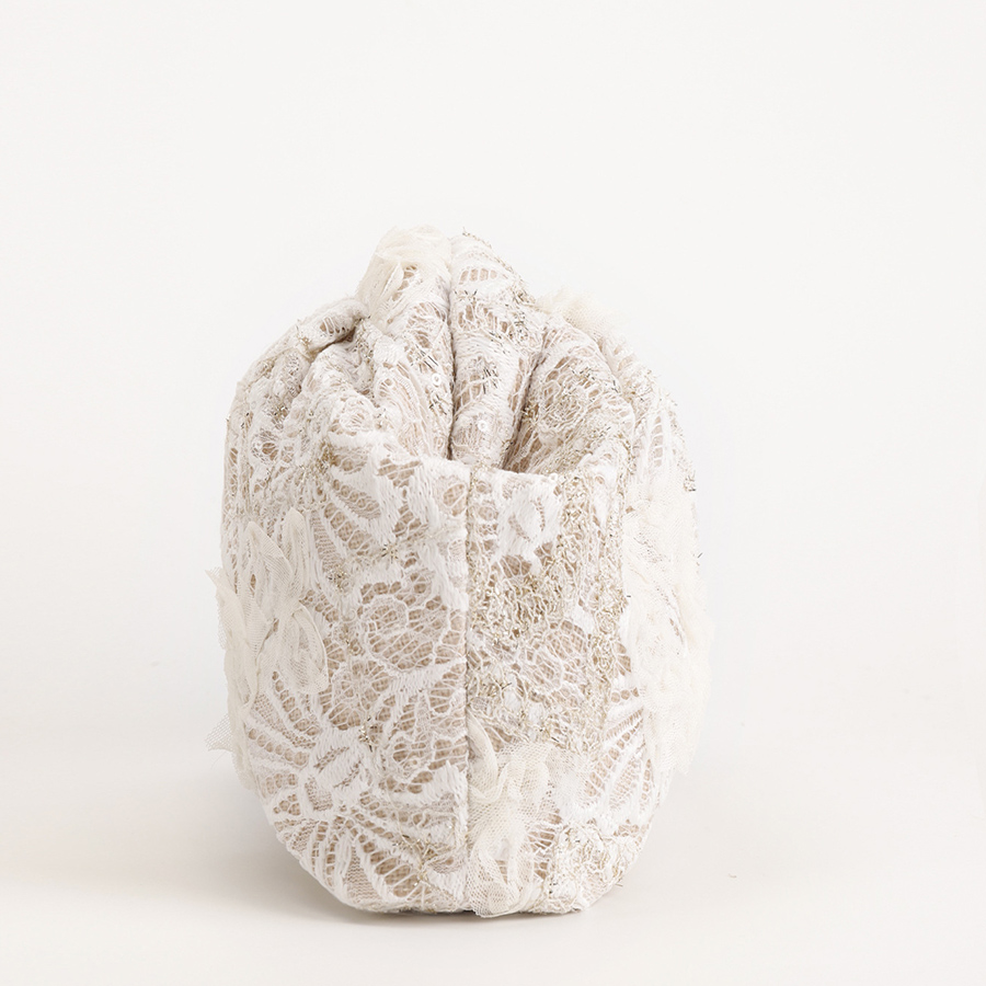 Kanten wolkentas, bloemenbordu - Embroidery Bali recensie en prijs