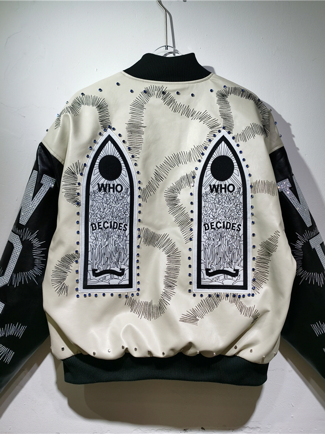 Gotische totem-borduurjas met  - Embroidery Gothic recensie en prijs