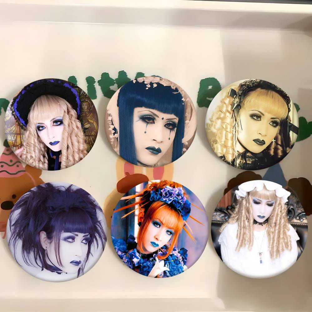 Mana Sama Gothic Rock Esthetis - Embroidery Gothic recensie en prijs