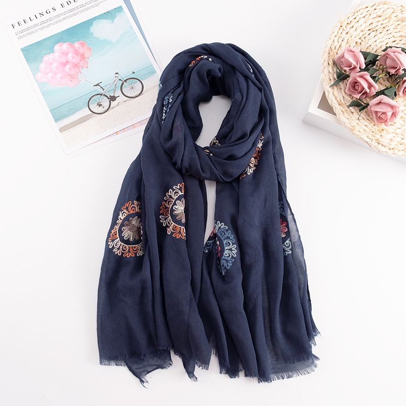 Veel kleuren etnisch borduurwe - Embroidery Hijab recensie en prijs