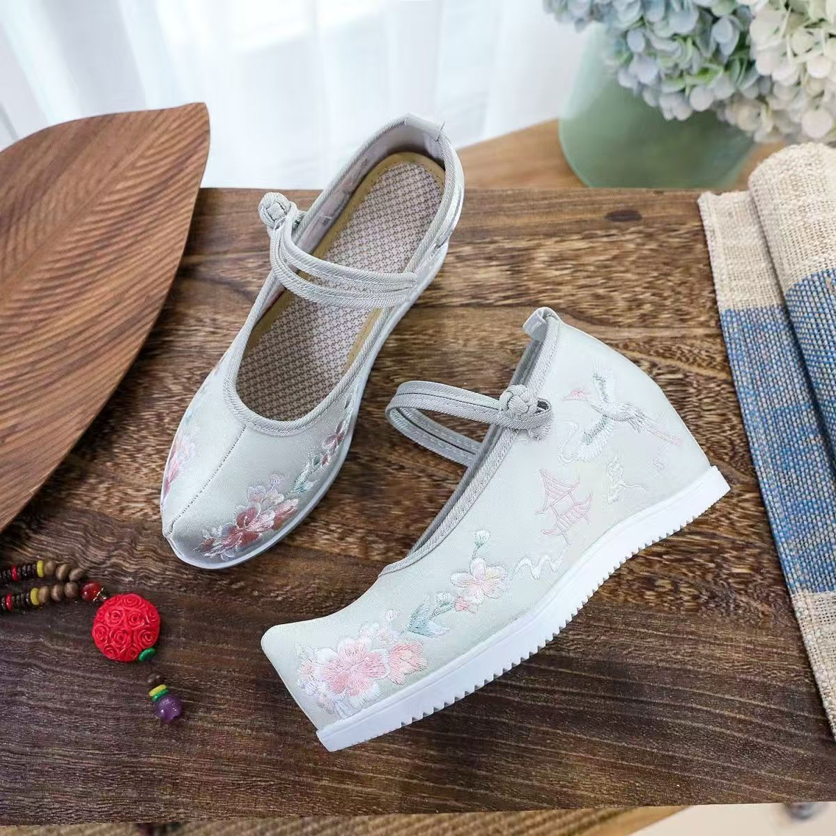 Vrouwen verhoogde interne gebo - Embroidery Red recensie en prijs