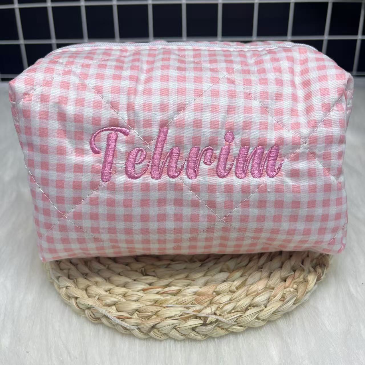 Gestreepte make-uptas met grot - Embroidery Names recensie en prijs