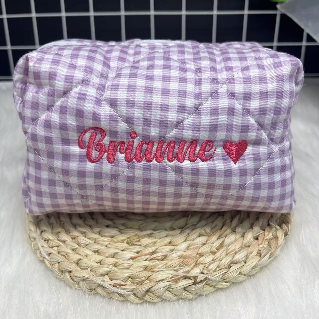Gestreepte make-uptas met grot - Embroidery Names recensie en prijs